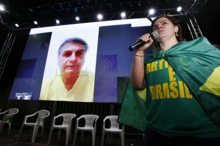 A tenente-coronel Rubia Fernanda lanada como candidata do presidente Jair Bolsonaro