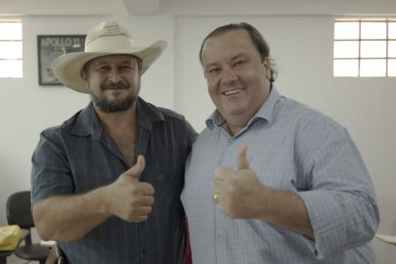 O pecuarista Gilberto Cattani (PRTB) ao lado do pr-candidato ao Senado, Reinaldo Morais (PSC) 