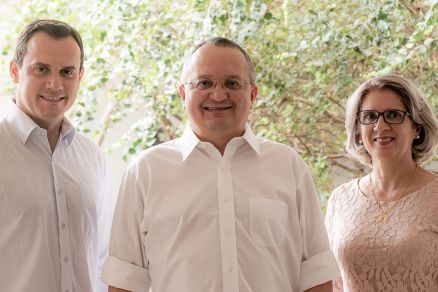 A chapa do ex-governador Pedro Taques ao Senado, que tem como segunda-suplente a m�dica m�dica Elza Luiz de Queiroz 