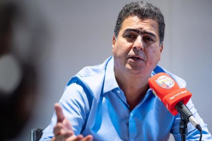 O prefeito Emanuel Pinheiro, que enfrenta problemas na gesto da Sade