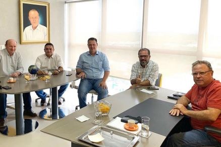 Os lderes polticos que se reuniram nesta manh para falar sobre pleito 2020