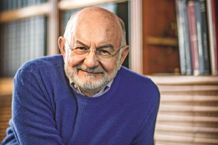 O autor de novelas Slvio de Abreu na pr-estreia do filme 