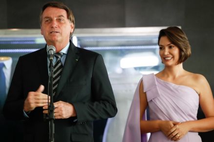Bolsonaro discursa em cerimnia de exposio da roupa que usou na posse em 2019