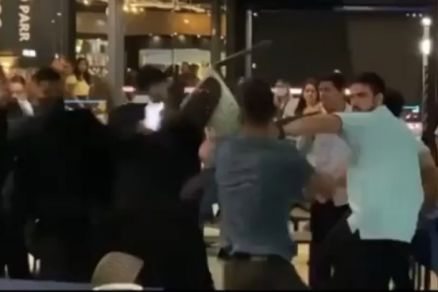 A briga no Restaurante Baron�s come�ou por volta das 8h30