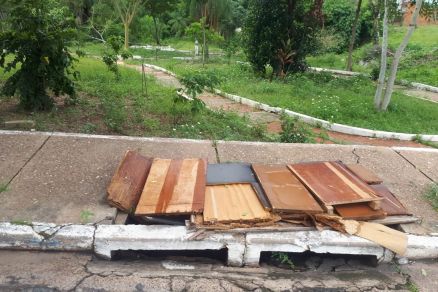 A Praa do Bairro Quilombo j vive dcadas de abandono