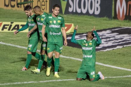 Dourado agora vai disputar com grandes times