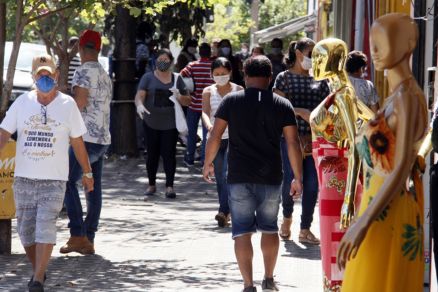 Consumidores de mscara na regio central de Cuiab