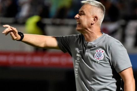 O tcnico Tiago Nunes, que j dirigiu o Corinthians e o Athltico Paranaense