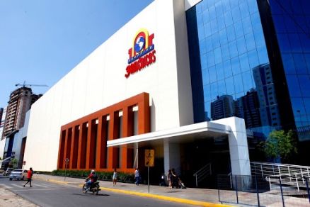 A fachada do Shopping Trs Amricas, em Cuiab