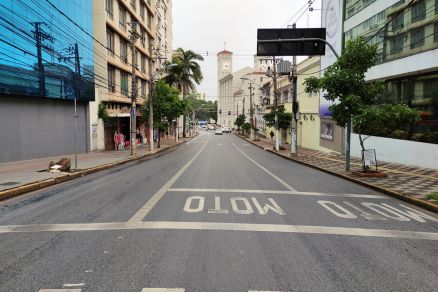 Avenida Getlio Vargas com pouco movimento por volta das 15 horas desta quarta-feira