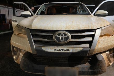O carro havia sido roubado em Cuiab e foi apreendido em Pontes e Lacerda no dia seguinte  ao 