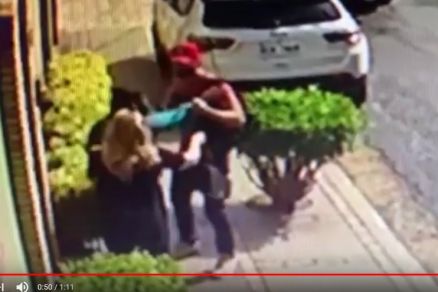 O momento em que a primeira-dama e a assessora so abordadas pelo ladro
