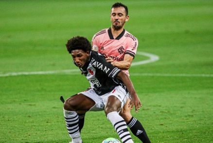 Uendel (atrs) vai atuar no Cuiab nesta temporada, cedido pelo Internacional 