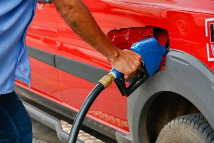Petrobras sobe preos da gasolina e do gs de cozinha em 7,2%