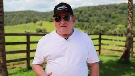 O cantor Amado Batista: venda de fazenda