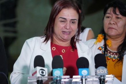 A deputada Rosa Neide
