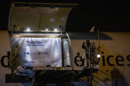 Chegada do primeiro lote da vacina contra a Covid-19 da Pfizer em Campinas