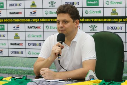 O vice-presidente do Cuiab, Cristiano Dresch: cobrana indevida