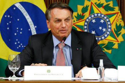 Bolsonaro erra conta, soma -4 mais 5 e diz que PIB vai crescer 9%