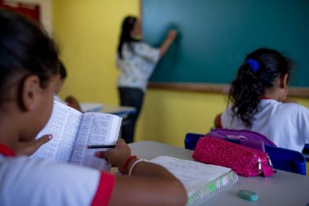 Webinrio em MT vai discutir dificuldades de alunos na leitura e na escrita