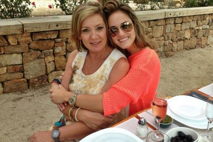 Eliane Vit e a filha,Nayara Vit, morta aos 33 anos ao cair do 12 andar do prdio em que morava com o namorado em Santiago, no Chile