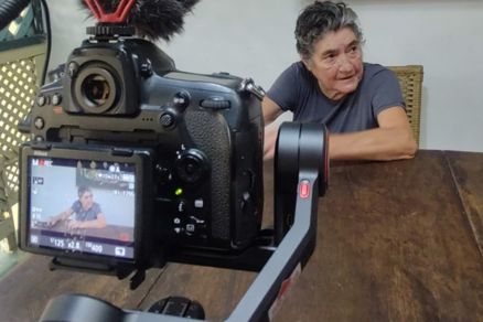 O livro foi escrito pela animadora cultural e crtica de arte Aline Figueiredo