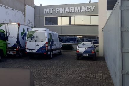 Fachada da MT Pharmacy, alvo da Polcia Federal