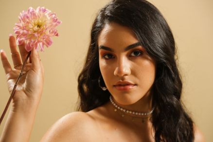 Aranyn Campos, alm de cantora,  compositora e atriz
