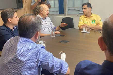 O governador em exerccio, Otaviano Pivetta, e o prefeito Emanuel Pinheiro, em reunio