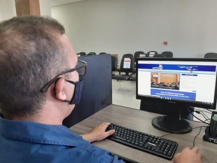Aposentados que ainda no possuem um e-mail vlido cadastrado para acesso ao Portal do Servidor devero encaminhar a solicitao para o e-mail monitoramento@mtprev.mt.gov.br