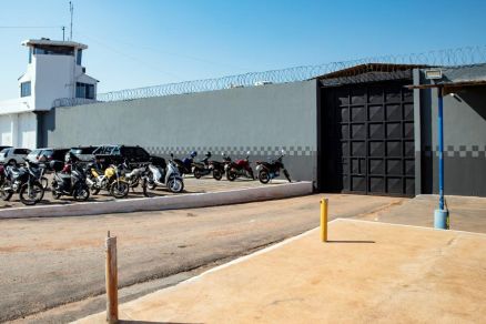 Fachada da Penitenciria Central do Estado, em Cuiab
