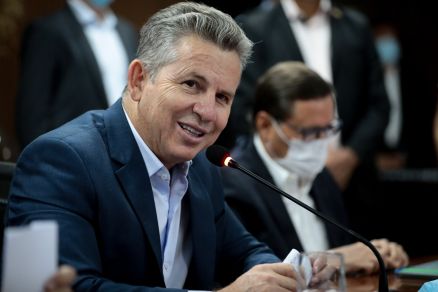 O govenrador Mauro Mendes, que fez balano de investimentos em Cuiab