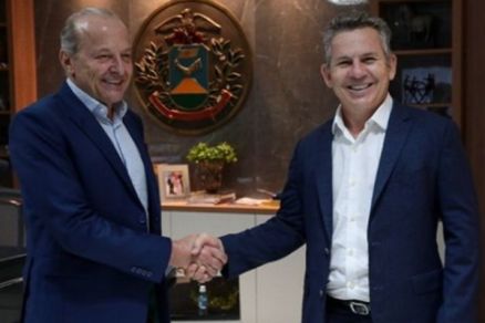 O vice-governador Otaviano Pivetta ao lado de Mauro Mendes