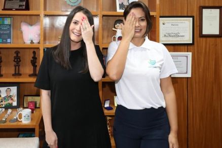 Amlia e sua amiga, a ex primeira-dama Michelle Bolsonaro