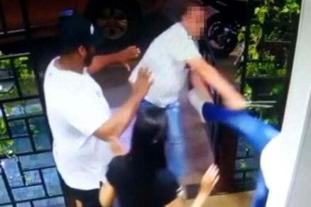 Momento em que homem desfere golpe em proprietrio de choperia 