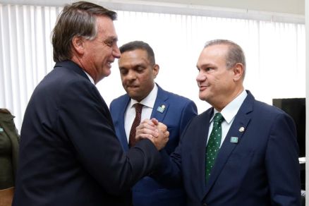 O ex-presidente Jair Bolsonaro e o senador Wellinton Fagundes