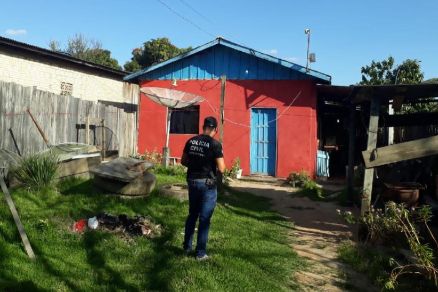A Polcia Civil durante investigao e priso da mandante do crime