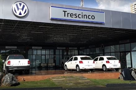 Fachada da Trescinco, na Avenida Fernando Corra em Cuiab 