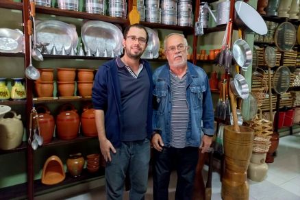Leonardo Zaque  novo proprietrio, com a ajuda do pai, Francisco Zaque