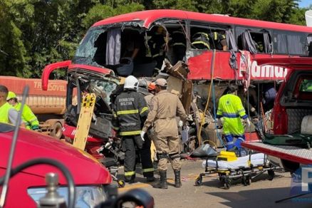 Trabalho do Corpo de Bombeiros no resgate das v�timas
