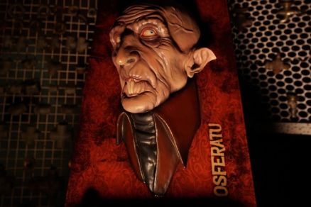 Busto de Nosferatu, personagem dos cinemas que completa 100 anos em 2022. Spook: Horror Clssico,  uma srie de bustos colecionveis confeccionados em resina e pintados  mo, criada pelos artistas visuais Gustavo Neri e Jos Junior