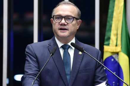 O senador Wellington Fagundes, que estaria reeleito se eleio fosse hoje