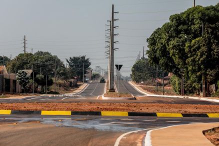Governo investe no asfalto da Avenida W-11 em Rondonpolis 
