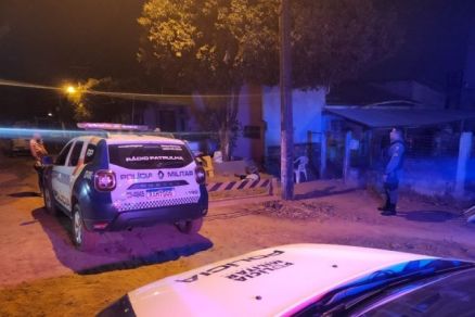 Gustavo Silva foi morto em frente de casa; vtima ficou cada no cho