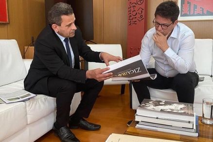 O encontro entre Urandir Fernandes e Mario Frias aconteceu h dois anos 