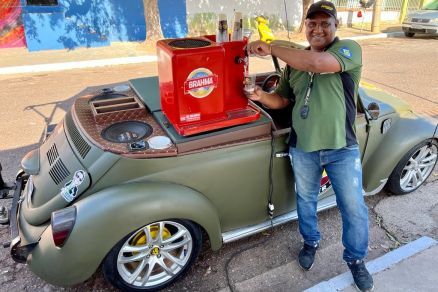 Edvaldo Souza, conhecido como Vadinho, est no seu 12 Fusca