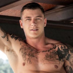 Daniel McGraffin  britnico e atualmente trabalha como lutador e produtor de contedo no OnlyFans