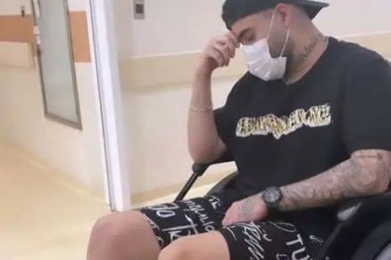 O cantor Kevinho, 23