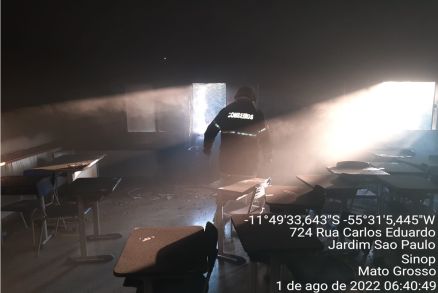 Por sorte, no havia ningum na hora do incndio e o dano foi apenas material