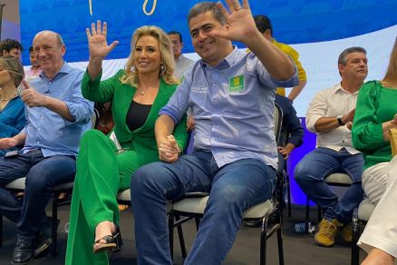 A primeira-dama e candidata, Marcia Pinheiro, e o prefeito, Emanuel Pinheiro